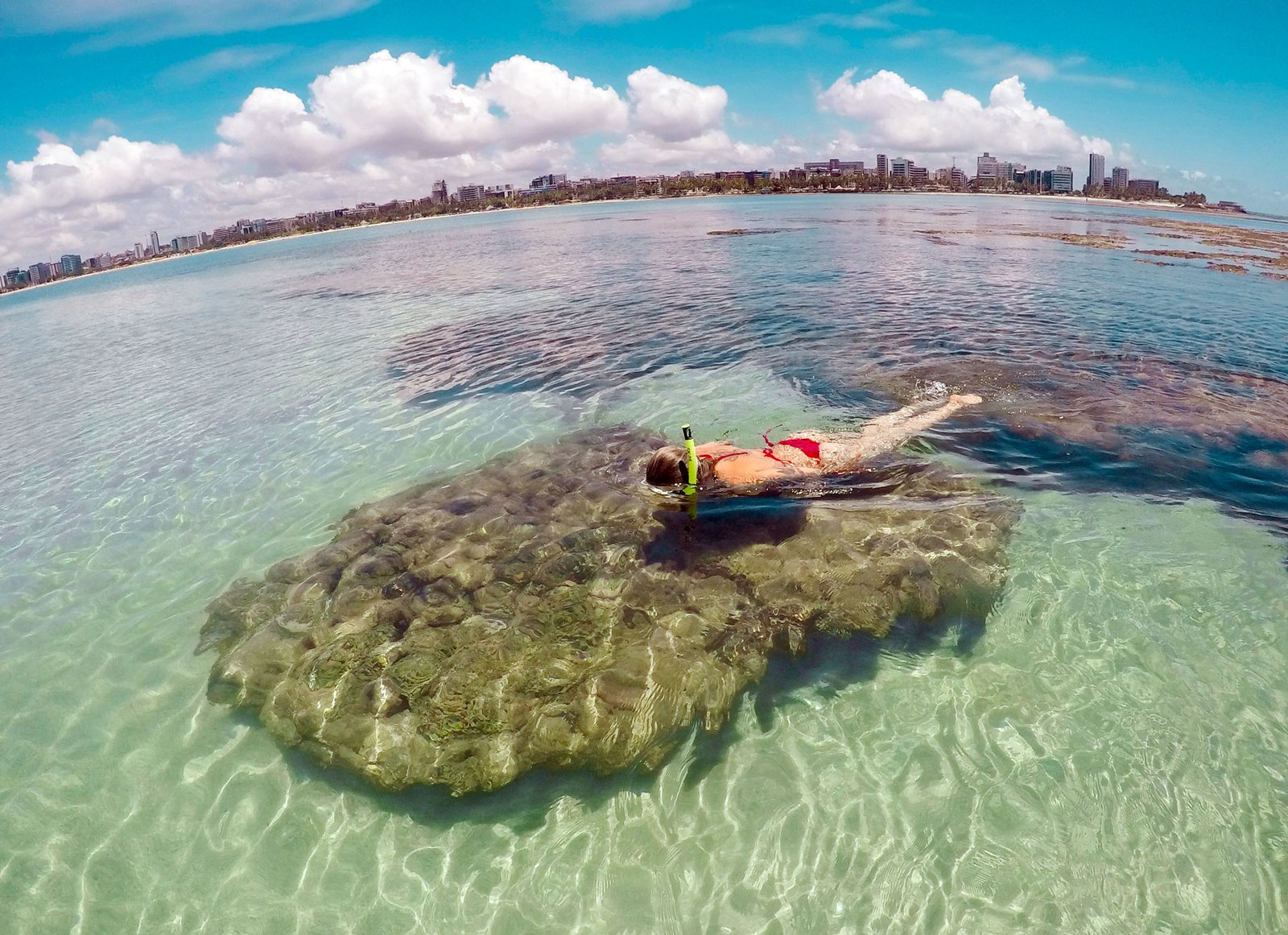 Flutuação nas piscinas